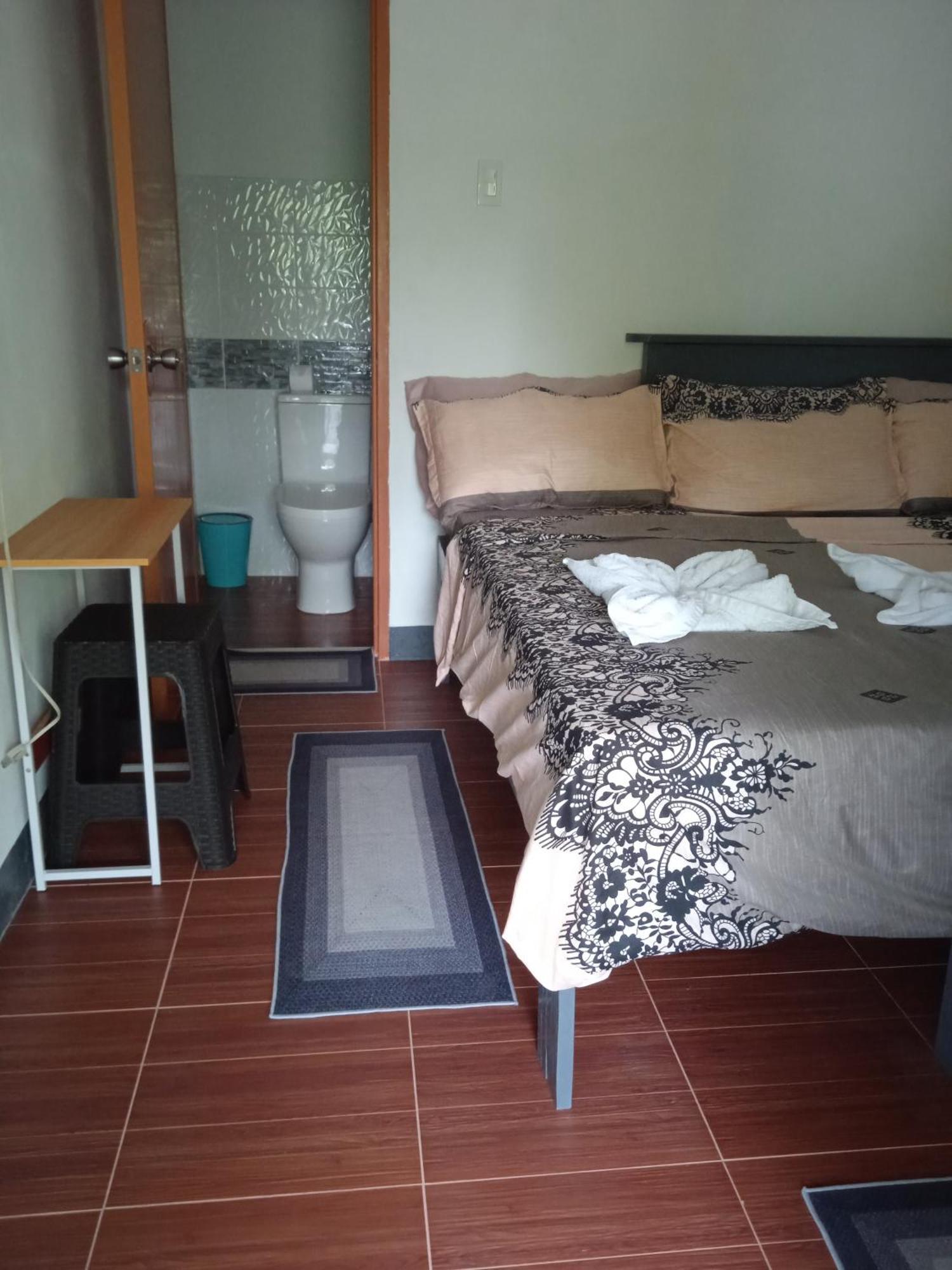 Bed and Breakfast Sarah'S Garden Bnb & Spa Clarin  Номер фото
